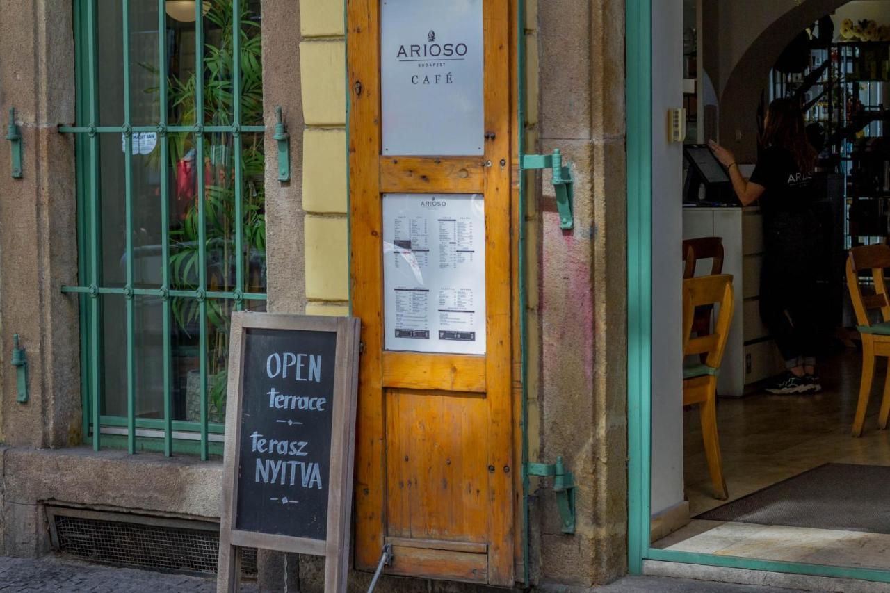 Bengt Kiraly Str. * Budapest